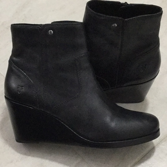 frye emma wedge short